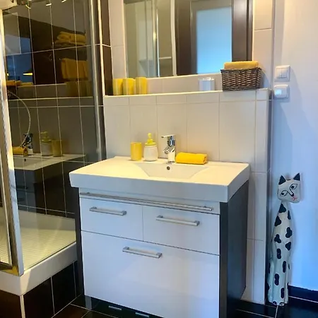 Nice, New Apt With All You Need. Great Location. Μπρατισλάβα